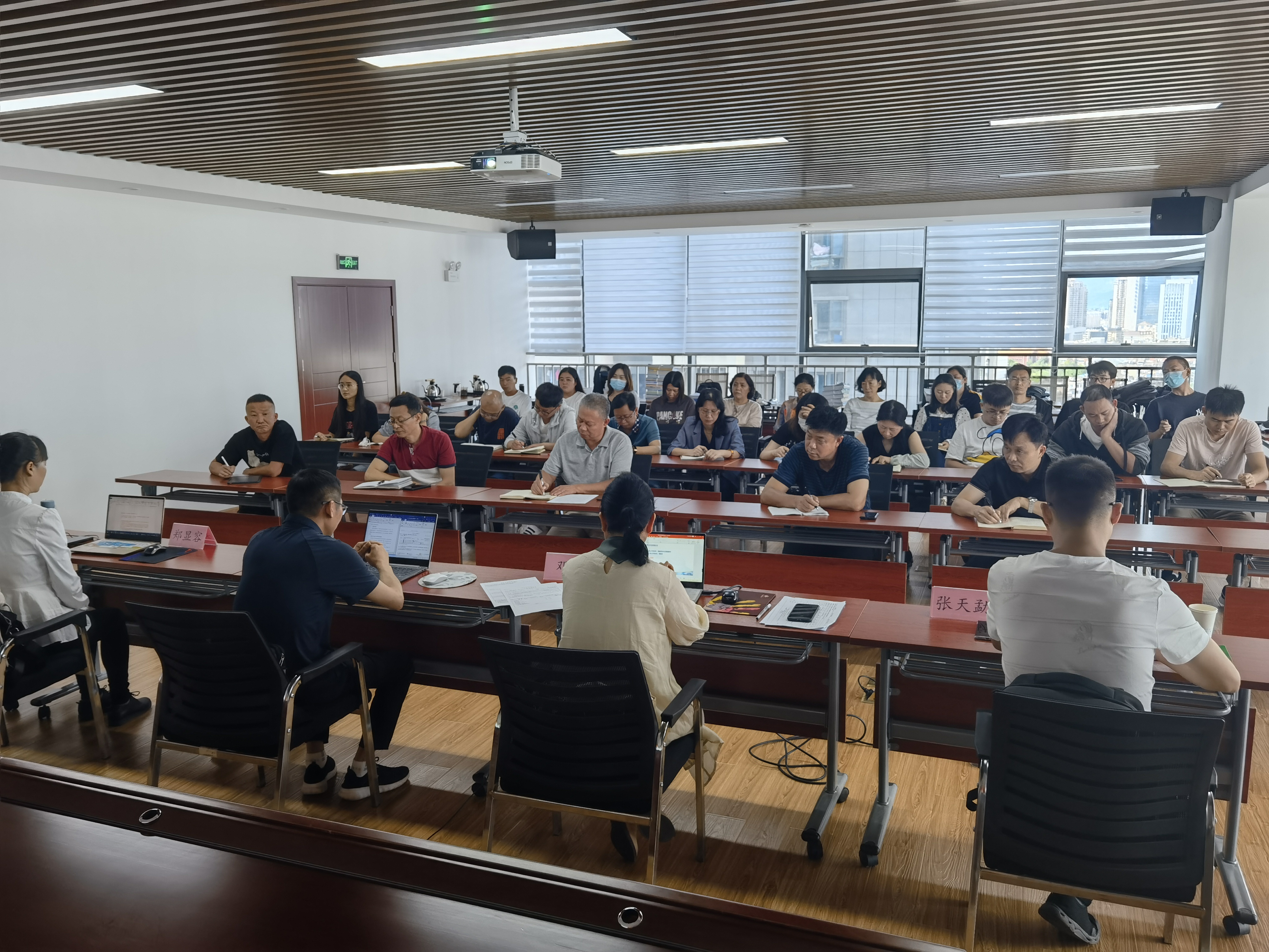 公路建設六公司順利通過(guò)“三體系”再認證審核
